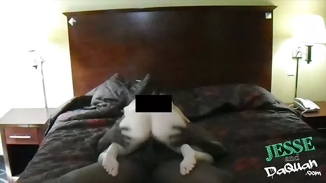 Broche caseiro russo com a jovem vídeo pornô de mulher gemendo esposa.