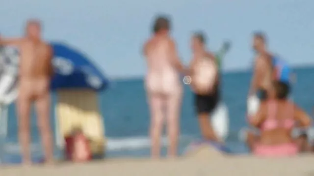 Sexo de Casal russo na praia vídeo de pornô mulher pelada transando em Sochi