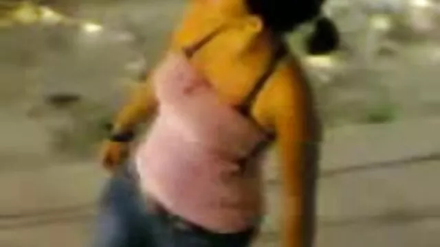 Miúda portuguesa Erica Fontes faz vídeo de pornô da morena broches em vídeo da POV em público