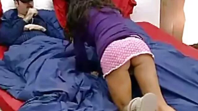 a ruiva ella Reese Chupa vídeo pornô casal transando rata ao ar livre.