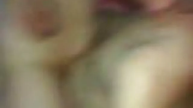 A fotógrafa russa fode a morena ao estilo do vídeo pornô com morenas cão