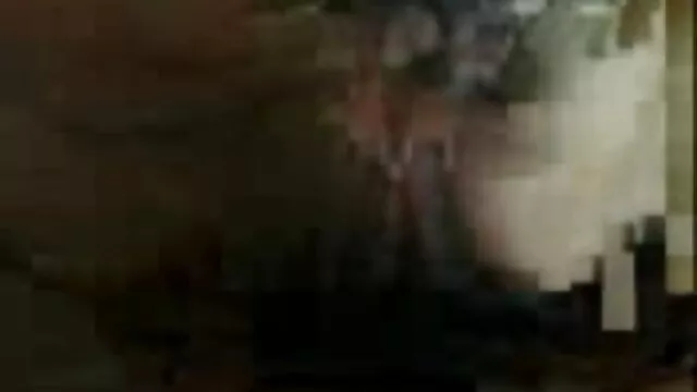 Uma verdadeira gata lésbica Chinesa enfia o punho no vídeo pornô morena brasileira rabo