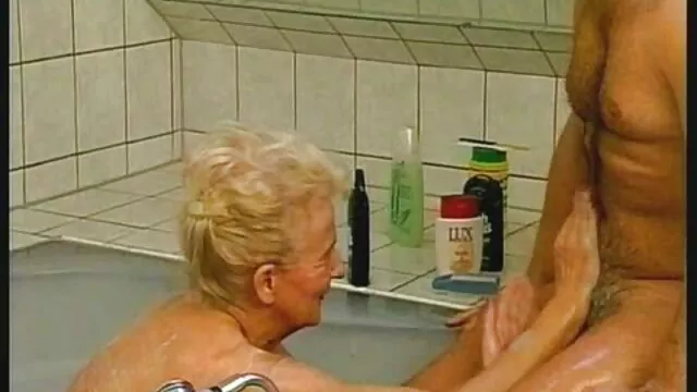 A estudante russa fodeu o rabo em vídeo de pornô das novinhas modelos de Casting.