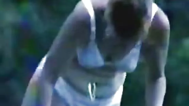 Estudantes russos a foder vídeo pornô com as coroas depois das aulas em casa