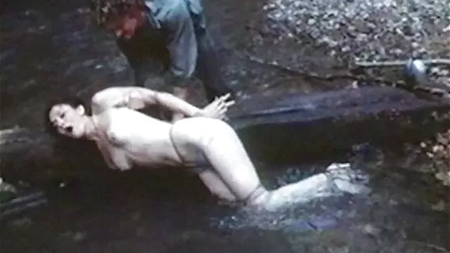 A princesa transexual da ruiva faz duas fotos na xvídeos pornô chupando cara.