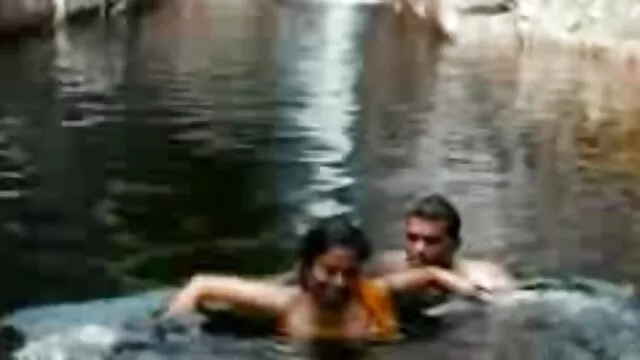 A loira russa dá vídeo pornô só de mulher morena às miúdas um estilo maricas
