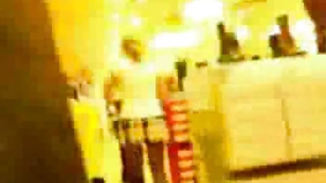 Sexo estudantil russo com um tipo na câmara vídeo de pornô gostoso para uma colecção de Pornografia Caseira.
