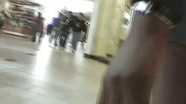 A morena russa Chupa dedos dos pés e vídeo de pornô sexo gostoso lambe pés aos amigos