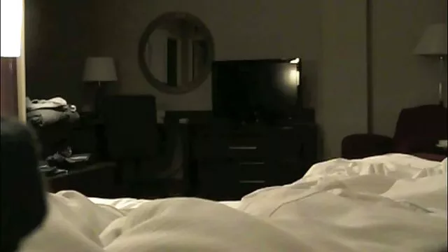 O parasita russo bebeu a videos de sexo com mulheres coroas irmã do amigo e fodeu ao estilo de cão.