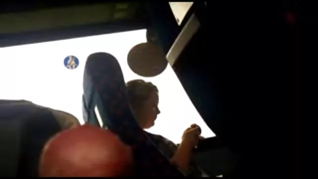 O filho russo tentou foder a mãe gorda para que vídeo de pornô mulher mais gostosa do mundo ela não desistisse do incesto.