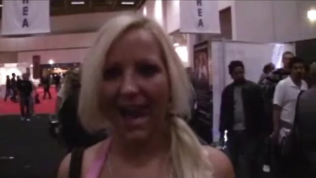 Bola antiga e broche de amador. vídeo de pornô mulher brasileira
