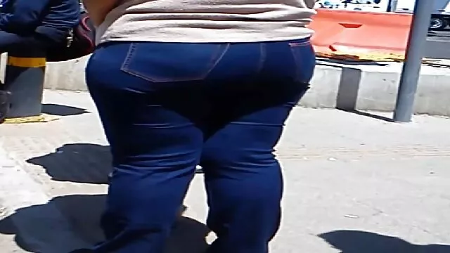 Ruiva massagista pole porno cm coroas as nádegas do cliente com óleo