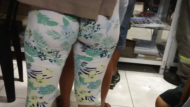 a miúda pornor bem gostoso do anime 3D é espancada.
