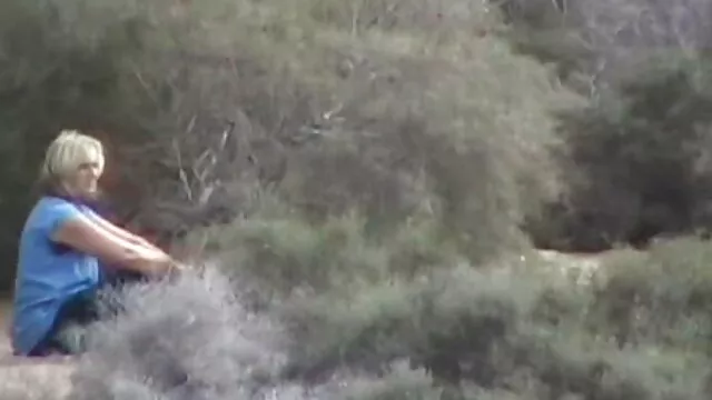O Doggystyle Batoteiro russo rasgou a amante site porno so de coroas e acabou por lhe dar a pila na bochecha.