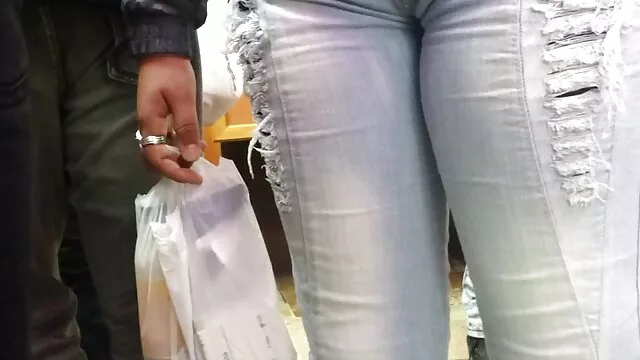 Adorável ladyboy a masturbar-se uns aos outros videos pornos comendo a tia