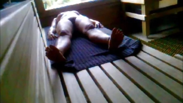 Russos fodem prostitutas ver vídeo pornô com coroas africanas sem preservativo