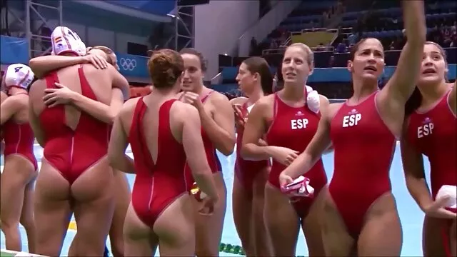 A vídeo de pornô mais gostoso ruiva com o ânus enfiado no cu.