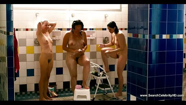 A mulher russa tem sexo anal com vídeo pornô de lésbicas se chupando um novo amante.